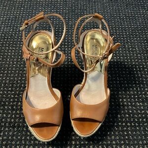 Micheal Kors tan wedge ankle strap sandal in very good condition size 7 1/2